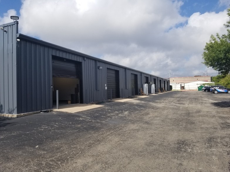 More Photos Of 8711 Burnet Rd, Austin Light Distribution For Lease