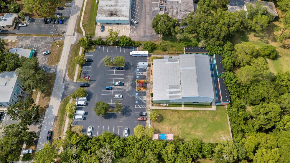 More Photos Of 7633 131st St, Seminole Freestanding For Lease