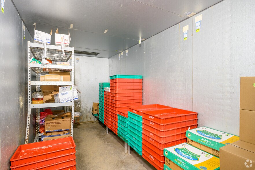 More Photos Of 417 8th St SE, Washington Storefront Retail Residential For Sale