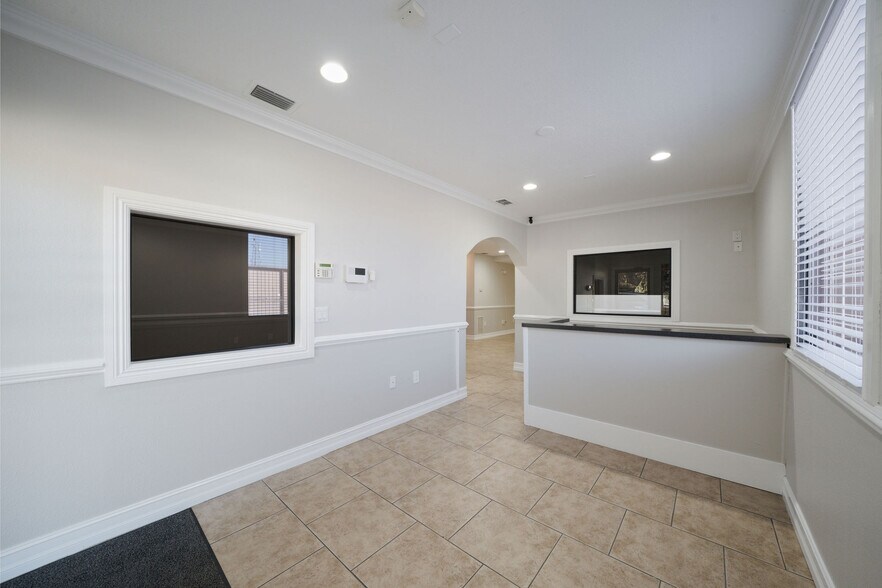 More Photos Of 946 Shadick Dr, Orange City Warehouse For Lease