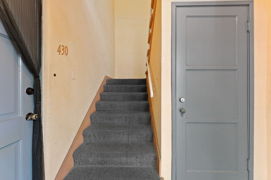 More Photos Of 428 N Genesee Ave, Los Angeles Apartments For Sale