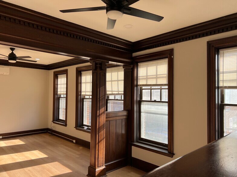 More Photos Of 125 N George St, York Storefront Retail Residential For Lease
