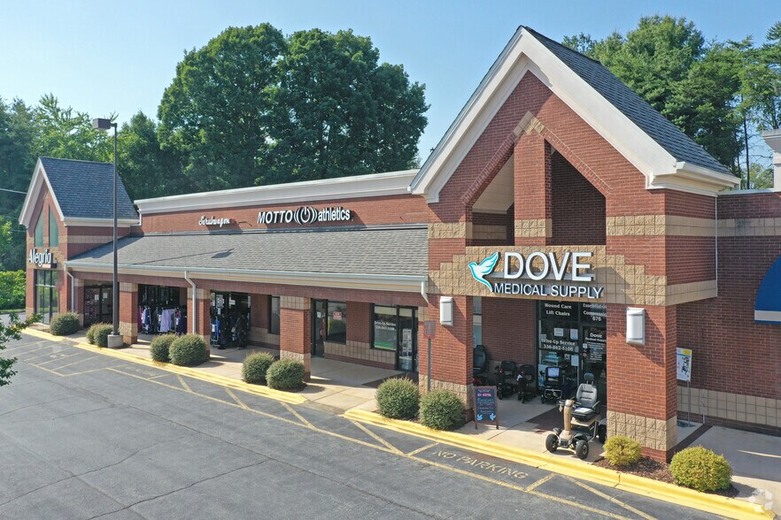 More Photos Of 500-692 Hanes Mall Blvd, Winston-Salem Unknown For Lease