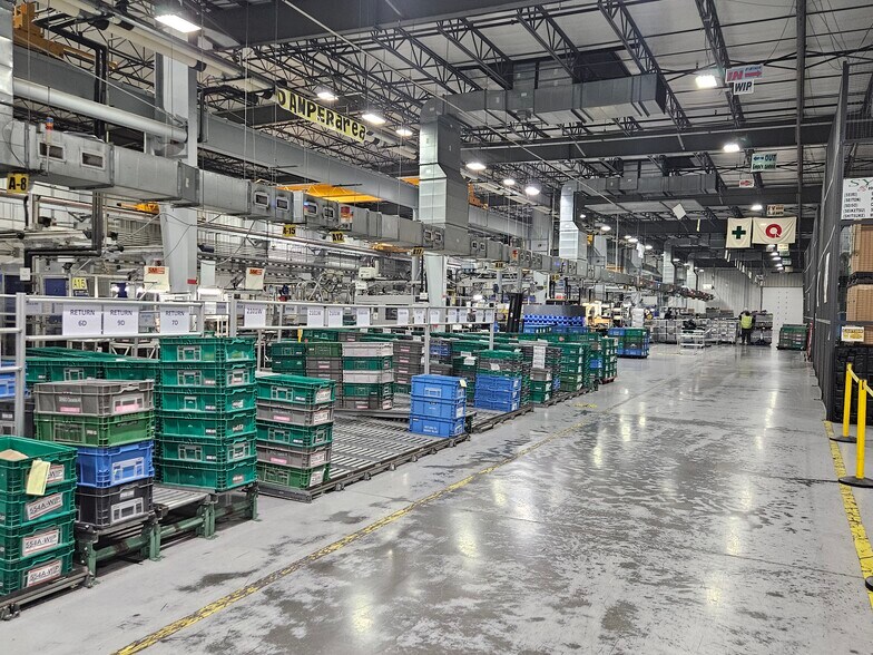 More Photos Of 100 Denso Rd, Osceola Manufacturing For Lease