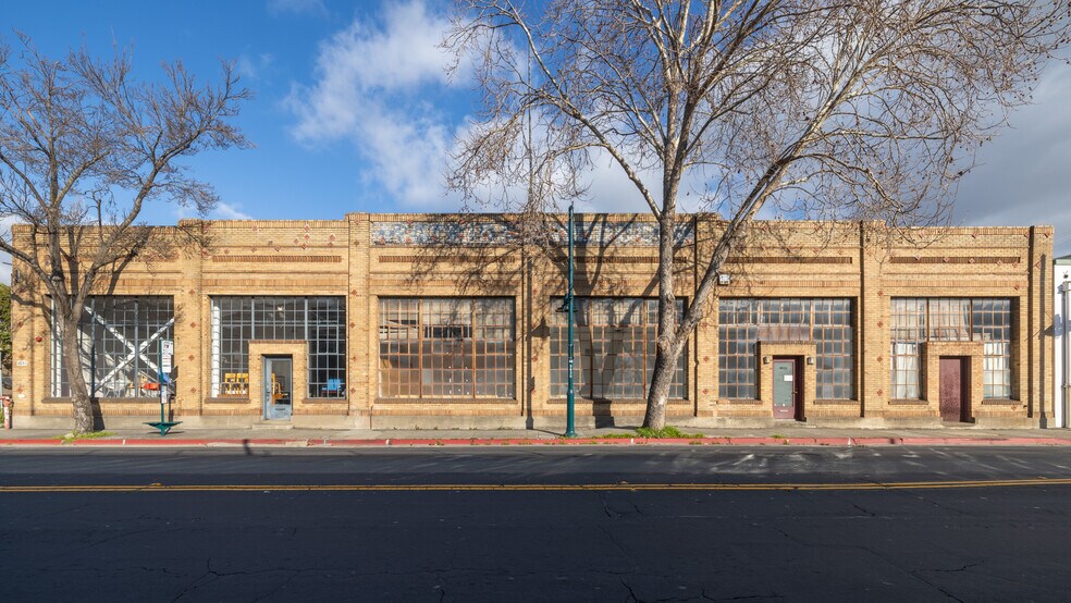 More Photos Of 4512-4514 Hollis St, Emeryville Warehouse For Lease