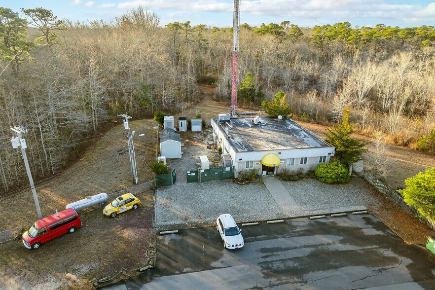 More Photos Of 641 Beach Ave, Stafford Airport For Sale