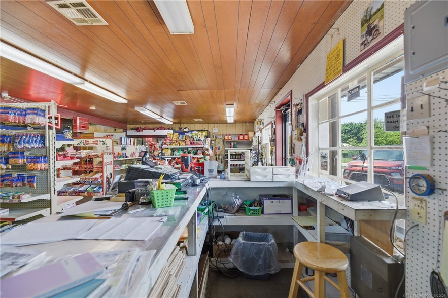 More Photos Of 15994 N Clear Creek Rd, Hulbert General Retail For Sale