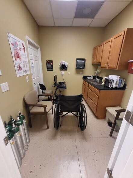 More Photos Of 111 Laurel Creek Rd Se, Calhoun Medical For Lease