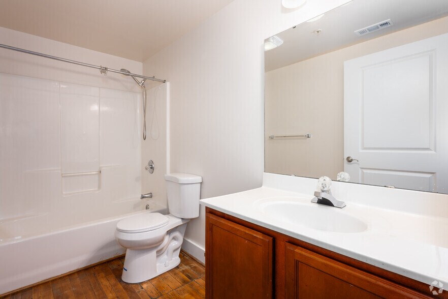 More Photos Of 614 Lynn St, Danville Apartments For Lease
