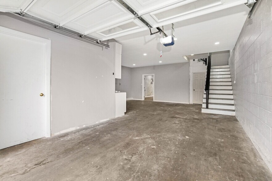 More Photos Of 649 23rd St, Richmond General Retail For Sale