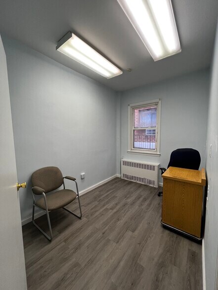More Photos Of 238 Beach 20th St, Far Rockaway Medical For Lease