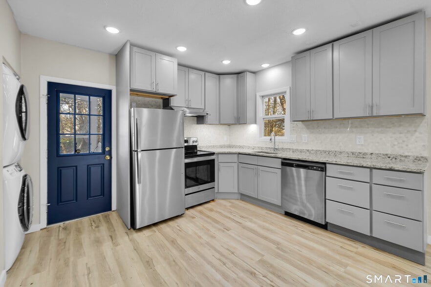 More Photos Of 5 Brookside Ln, Woodstock Apartments For Sale