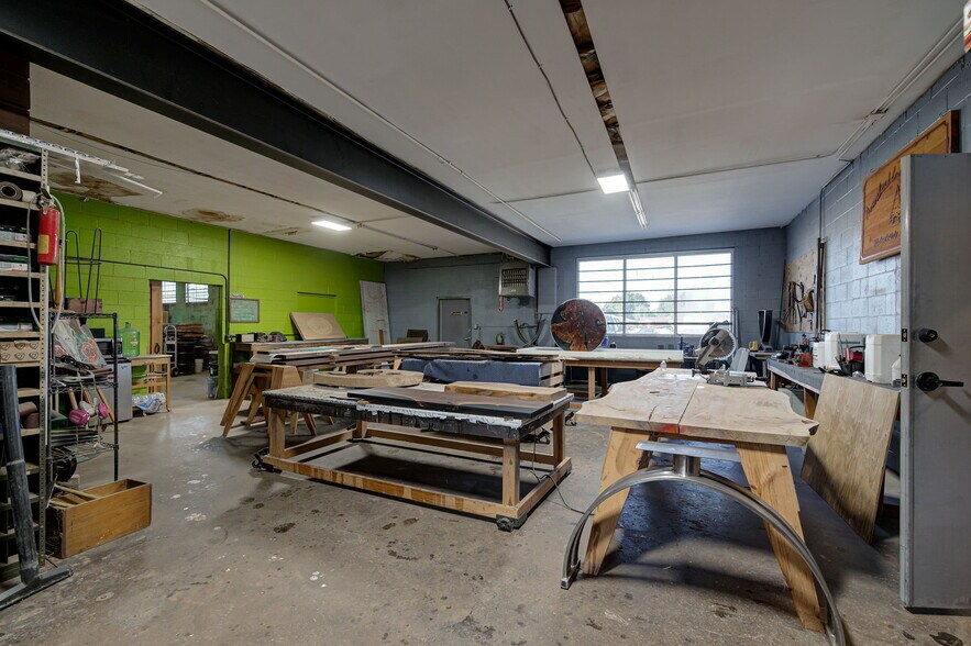 More Photos Of 1615 N Portland Ave, Oklahoma City Warehouse For Sale