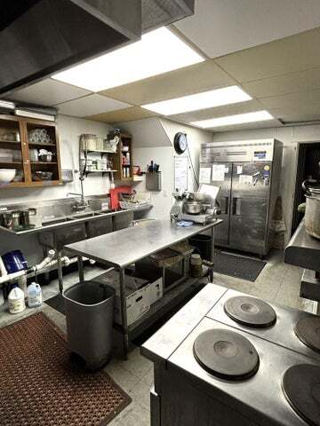 More Photos Of 811 Jay St, Manitowoc Restaurant For Sale