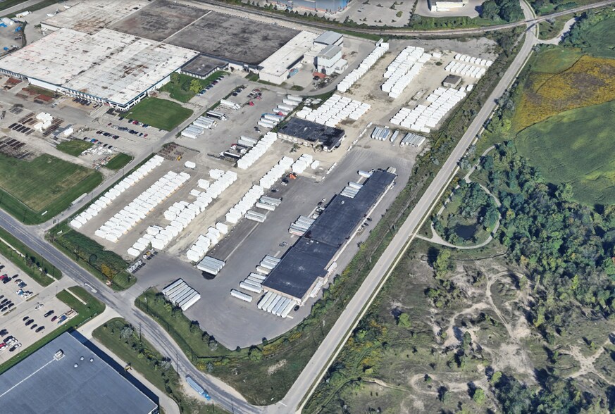 More Photos Of 190 Goodrich Dr, Kitchener Distribution For Lease