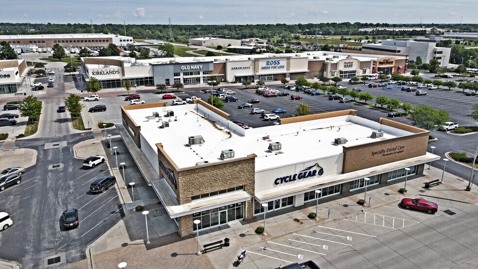 More Photos Of L St @ 120th st, Omaha Unknown For Lease