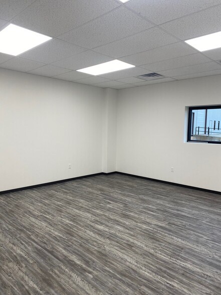 More Photos Of 8409 SW 23rd Pl, Oklahoma City Warehouse For Lease