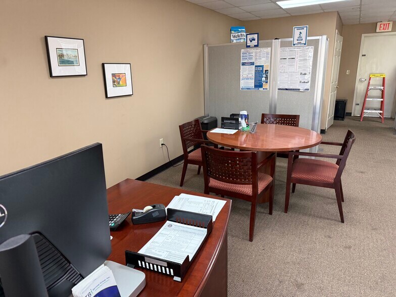 More Photos Of 5674 Cleaves Dr, Arlington Office For Lease