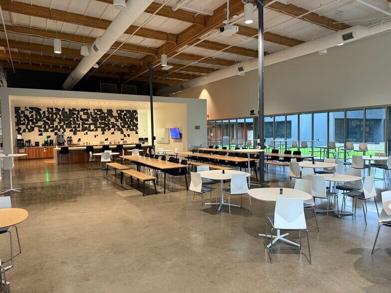 More Photos Of 9600 SW Boeckman Rd, Wilsonville Manufacturing For Lease