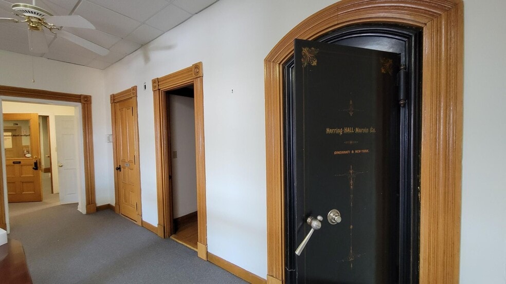 More Photos Of 74 Hammond St, Bangor Medical For Sale