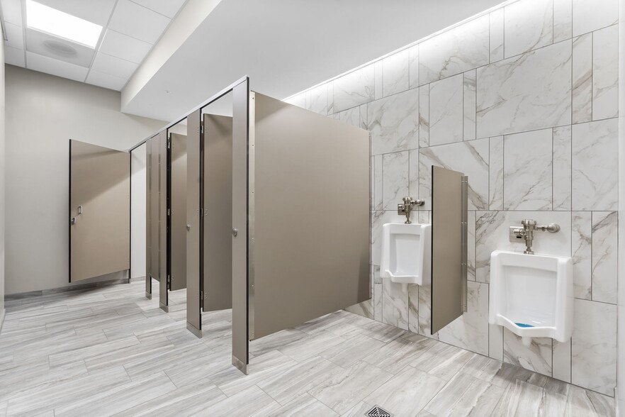 More Photos Of 1724 S Luster Ave, Springfield Office For Lease