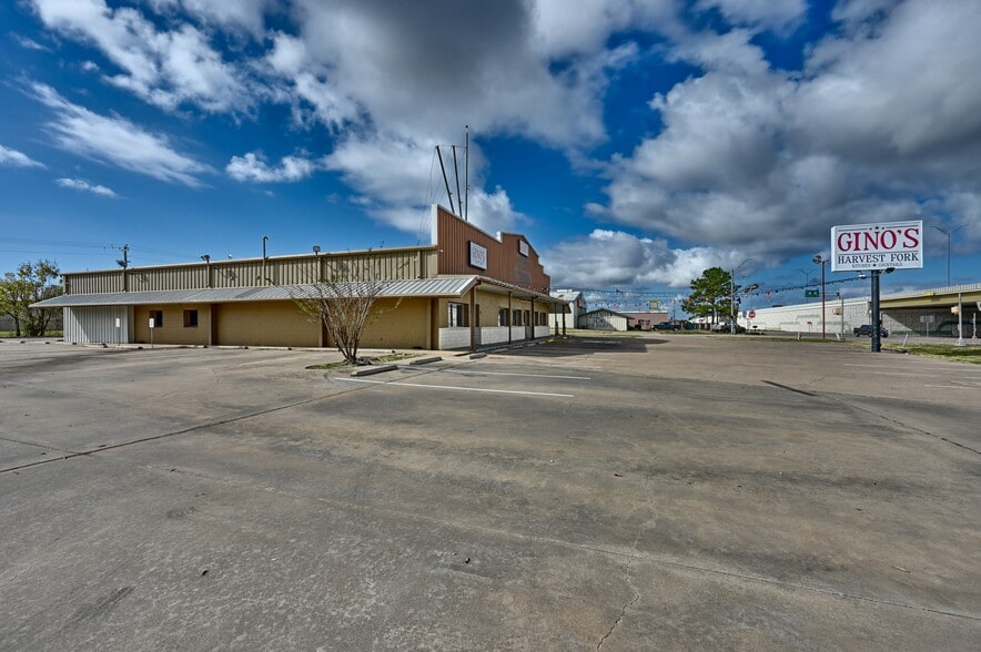 More Photos Of 2100 Highway 290 E, Brenham Restaurant For Sale