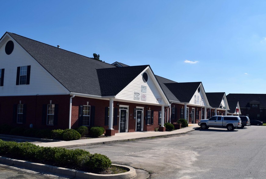 More Photos Of 44 Darby's Crossing Dr, Hiram Medical For Lease