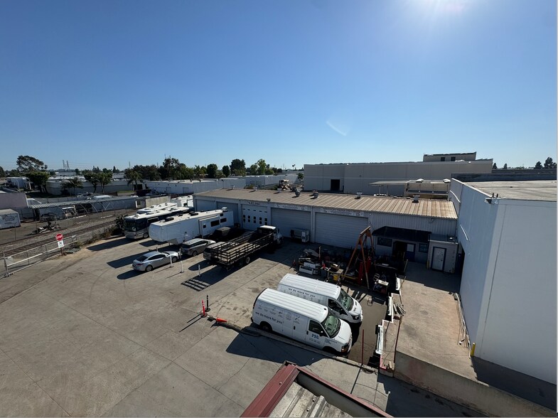 More Photos Of 410 W Grove Ave, Orange Distribution For Lease