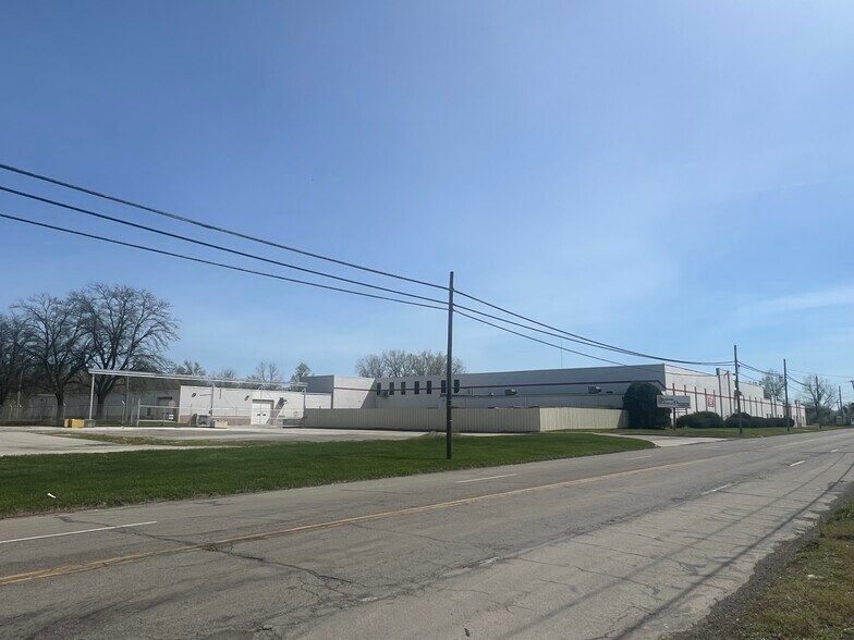 More Photos Of 6120 N Detroit Ave, Toledo Warehouse For Sale
