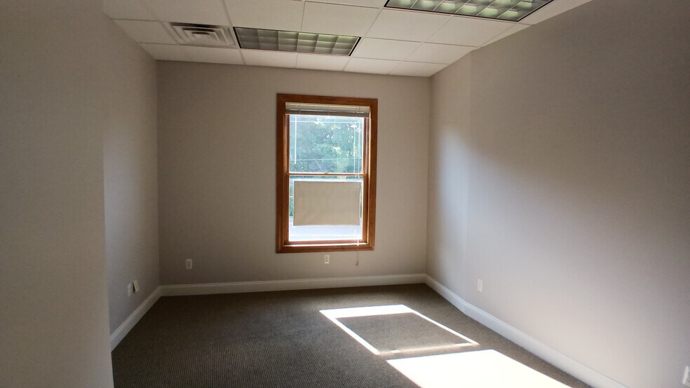 More Photos Of 4431-4437 S Old Us-23 Rd, Brighton Unknown For Lease