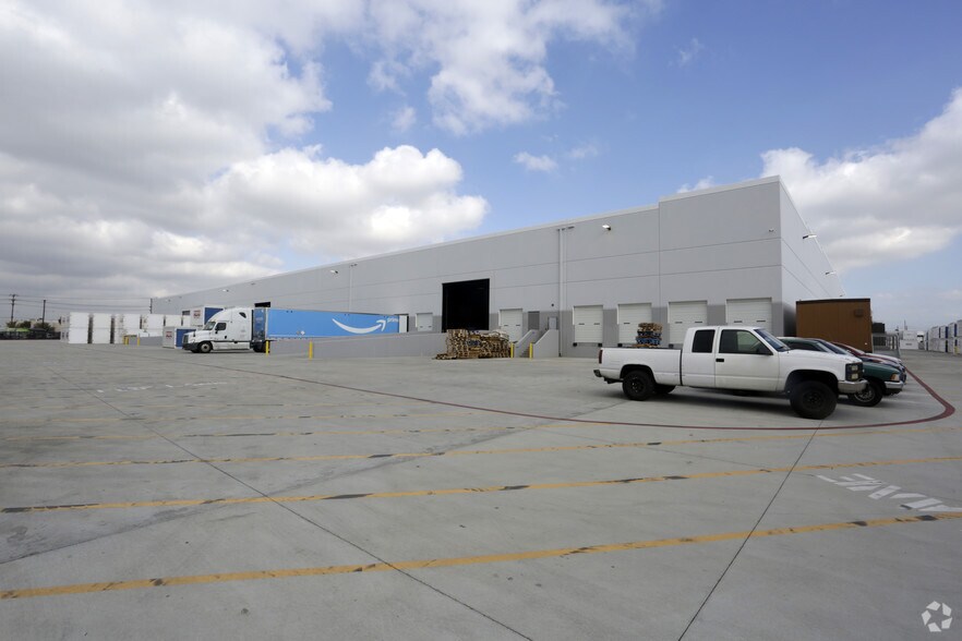 More Photos Of 5370 S Boyle Ave, Vernon Distribution For Lease