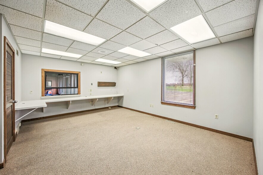 More Photos Of 2000 Green St, Farrell Medical For Sale