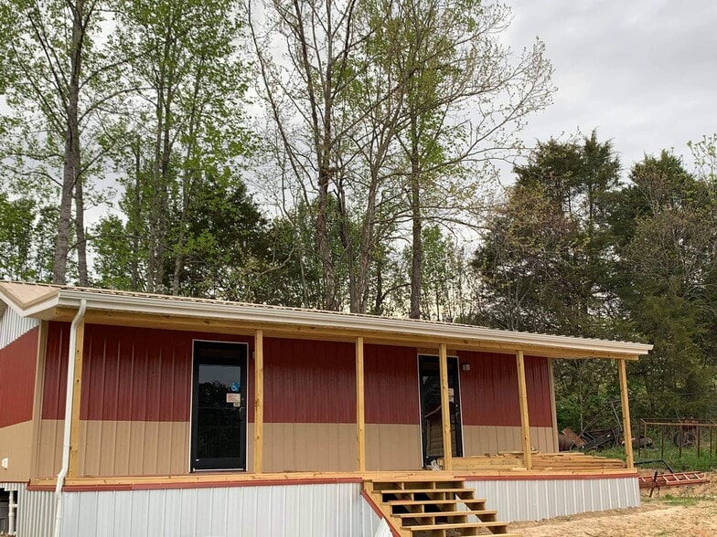 More Photos Of 104 Circle Rd, Newport Manufactured Housing Mobile Home Park For Sale