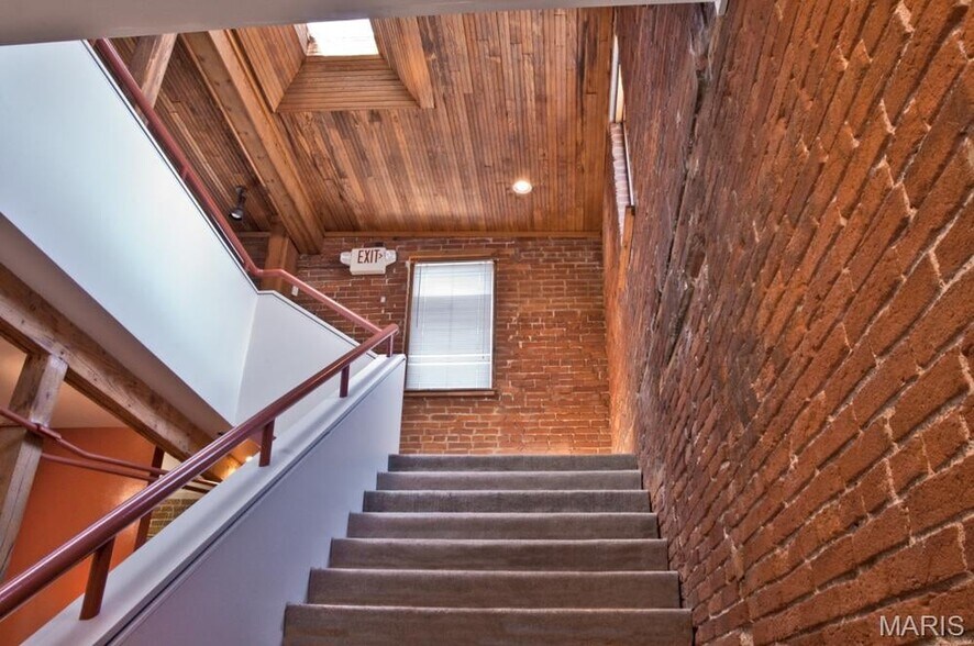 More Photos Of 5-9 S Newstead Ave, Saint Louis Storefront For Sale