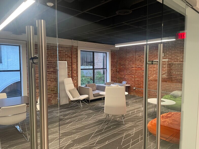 More Photos Of 237-239 2nd Ave S, Saint Petersburg Medical For Lease