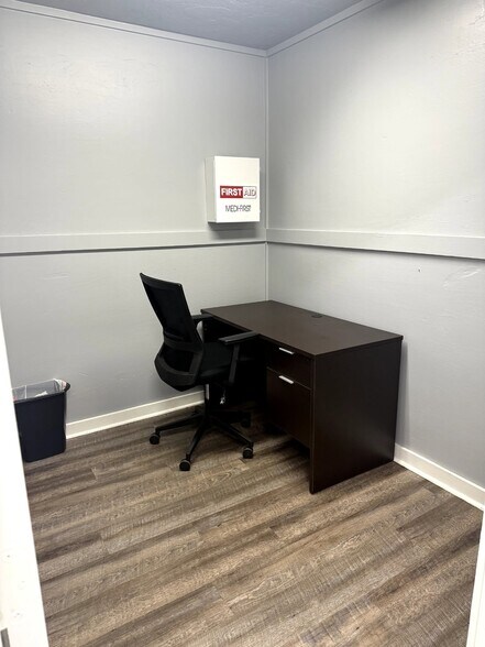 More Photos Of 670 Spur 156, Waskom Office For Lease