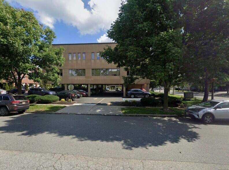 Primary Photo Of 63 Grand Ave, River Edge Medical For Sale