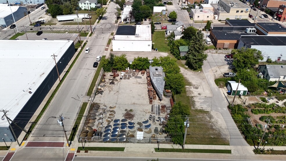 More Photos Of 110 S 2nd Ave, Sturgeon Bay General Retail For Sale