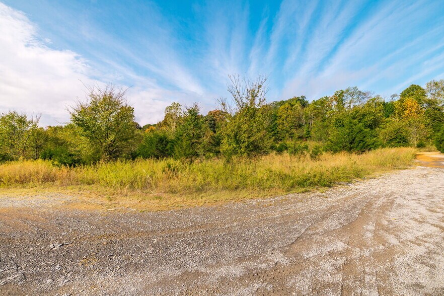 More Photos Of 1112 New Highway 52 Hwy, Westmoreland Land For Sale