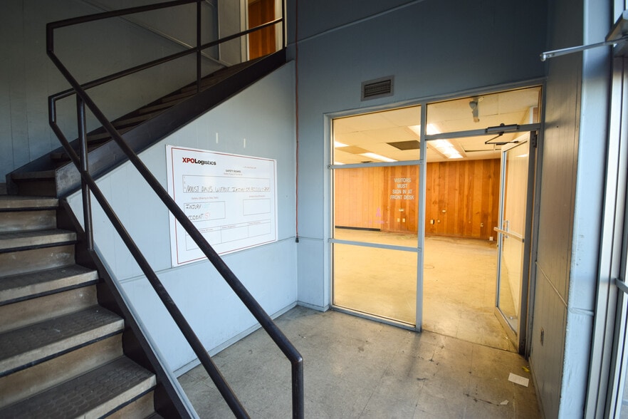 More Photos Of 6101 Lindsey Rd, Little Rock Distribution For Sale