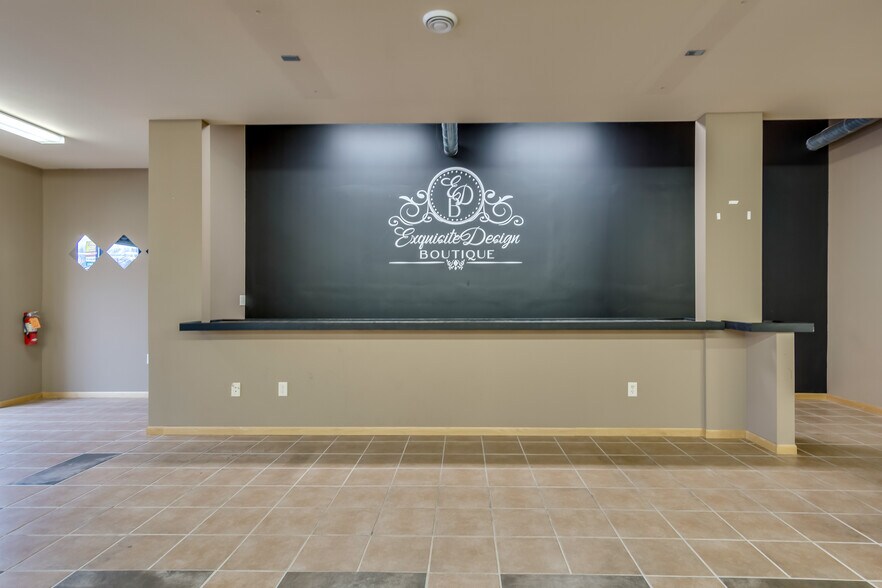 More Photos Of 2734-2751 London Rd, Eau Claire Storefront Retail Office For Sale