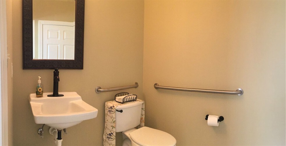 More Photos Of 5640 Six Forks Rd, Raleigh Office For Sale