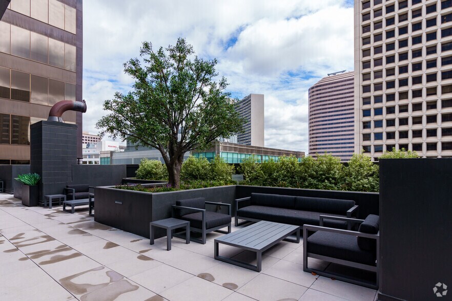 More Photos Of 1950 Broadway, Oakland Apartments For Lease