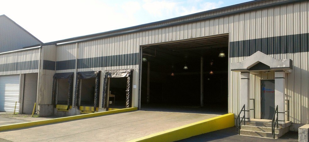 More Photos Of 217 S Belmont Ave, Indianapolis Warehouse For Lease