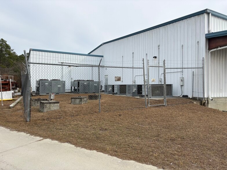 More Photos Of 11375 US-701 Hwy, Elizabethtown Refrigeration Cold Storage For Sale