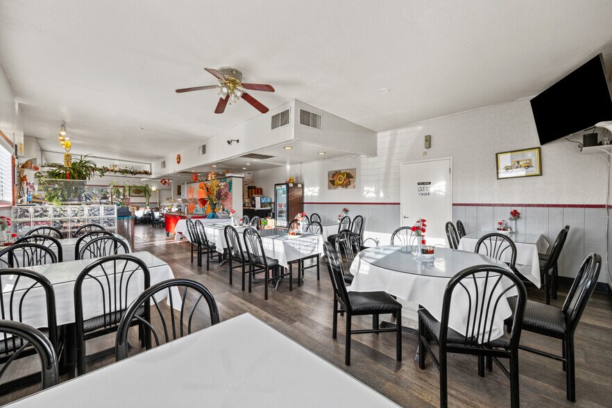 More Photos Of 7223 55th St, Sacramento Restaurant For Sale