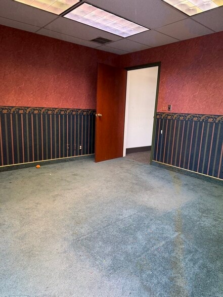 More Photos Of 150 N Walsh Dr, Casper General Retail For Sale