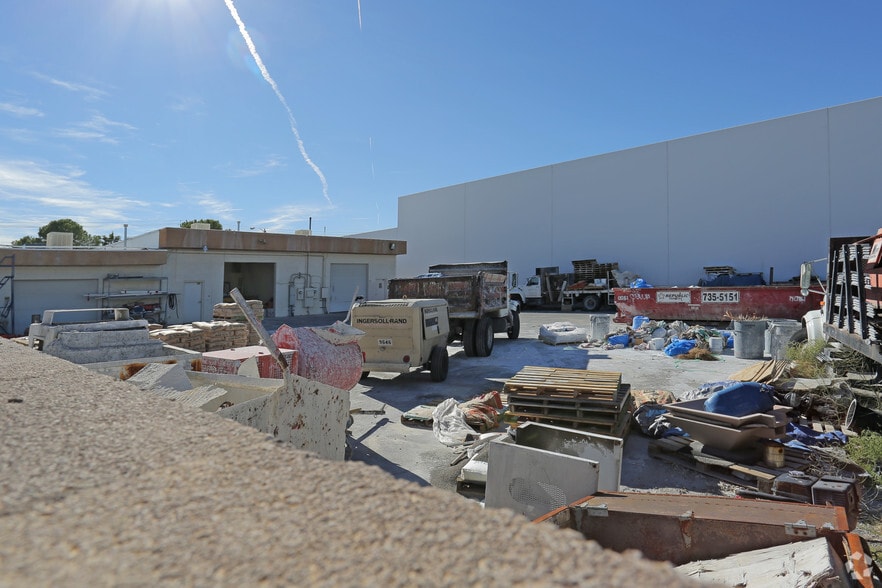 More Photos Of 3530-3534 W Hacienda Ave, Las Vegas Light Manufacturing For Lease