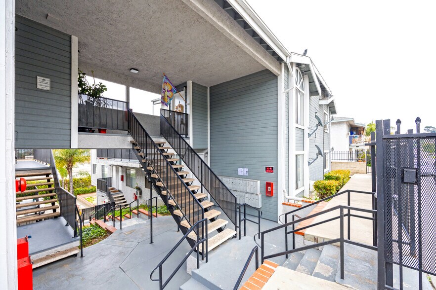 More Photos Of 2649 Marengo St, Los Angeles Apartments For Sale