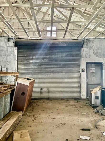More Photos Of 5255 TX-21, Hemphill General Retail For Sale
